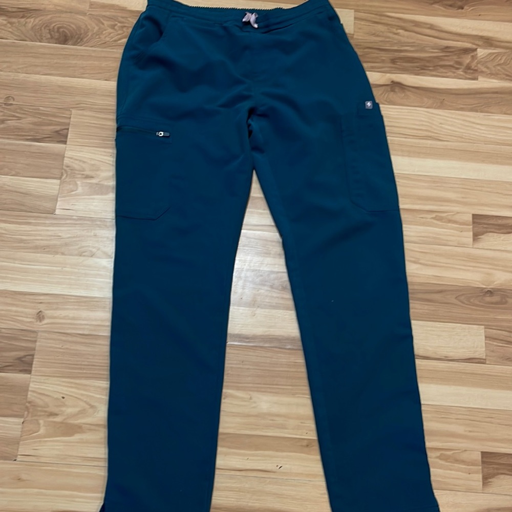 FIGS YOLAS, size small. Caribbean blue